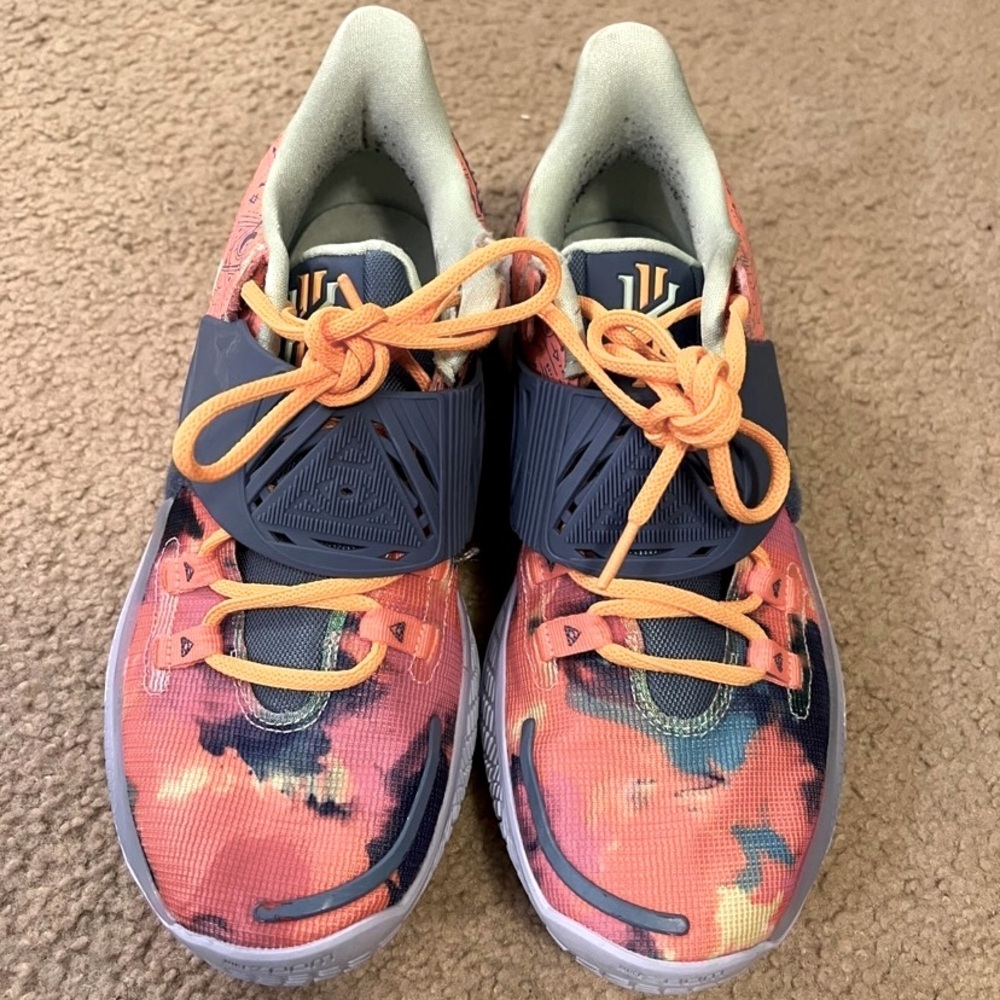 Kyrie low 3 ‘tie-dye’ great condition